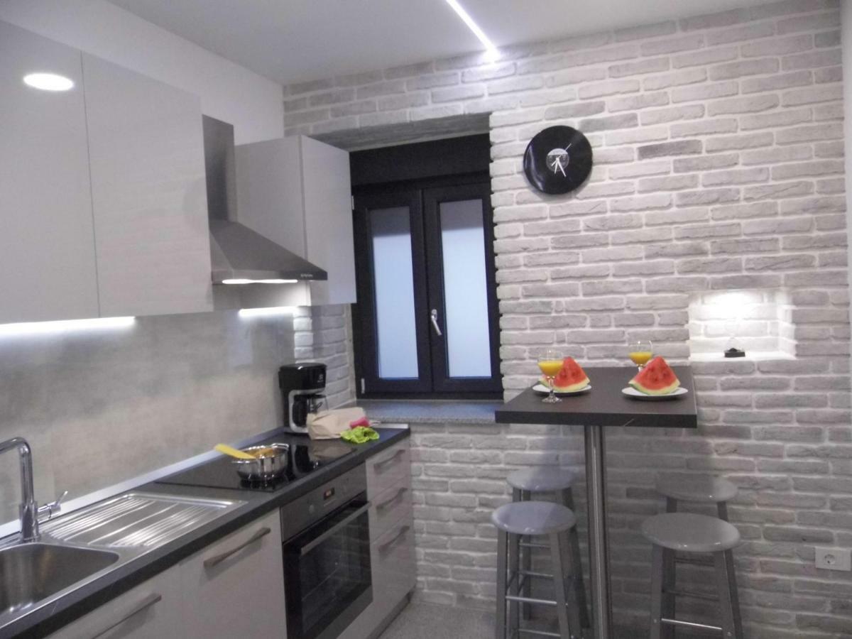 Batcave Daire Pula Dış mekan fotoğraf