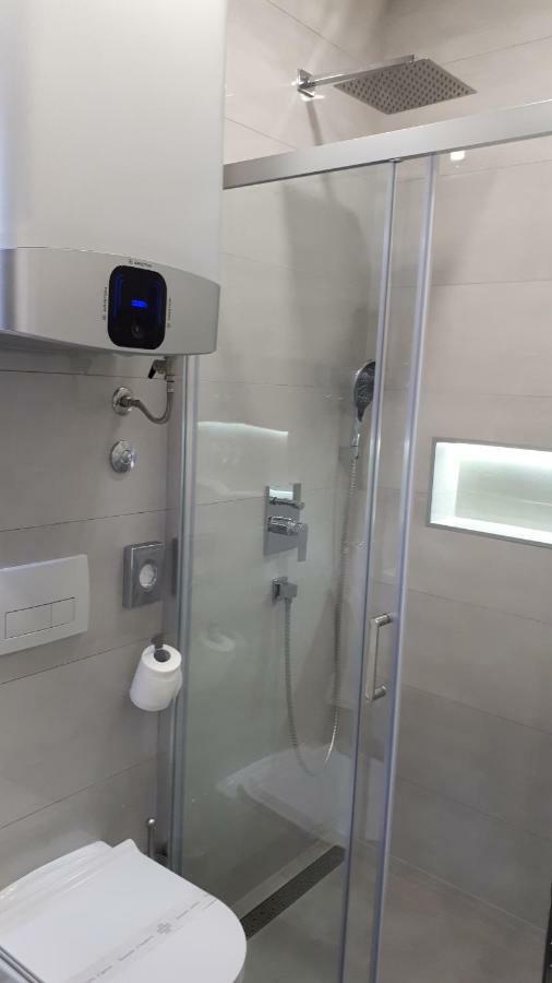 Batcave Daire Pula Dış mekan fotoğraf