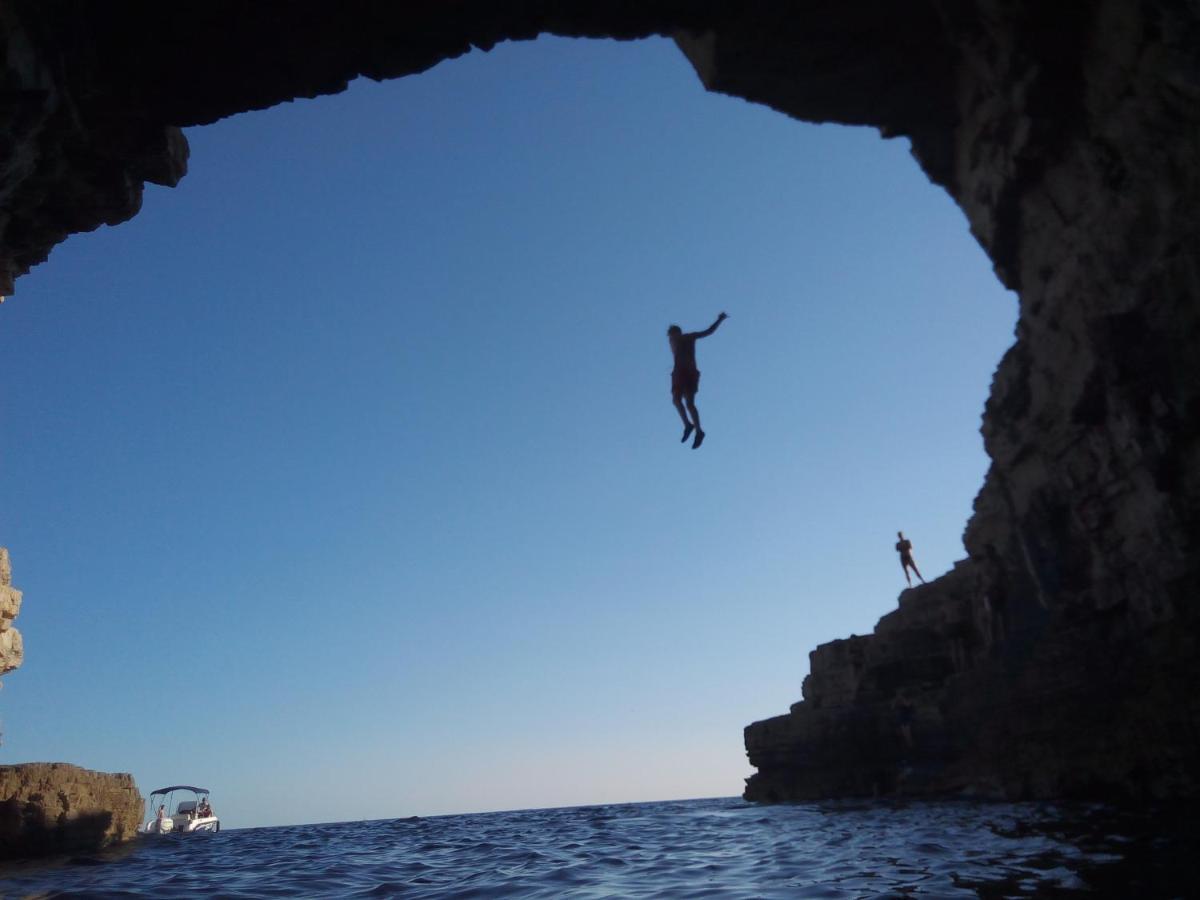 Batcave Daire Pula Dış mekan fotoğraf